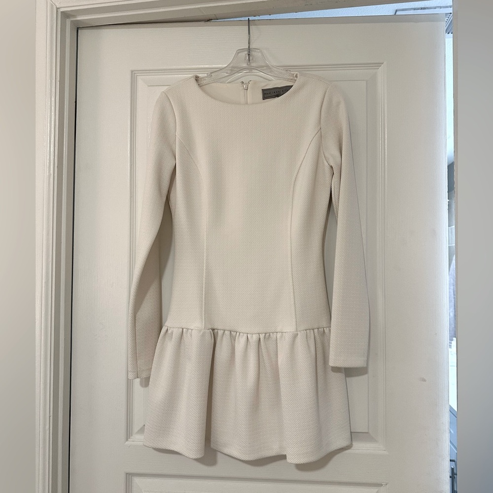 Madison Kinney Longsleeve white short dress